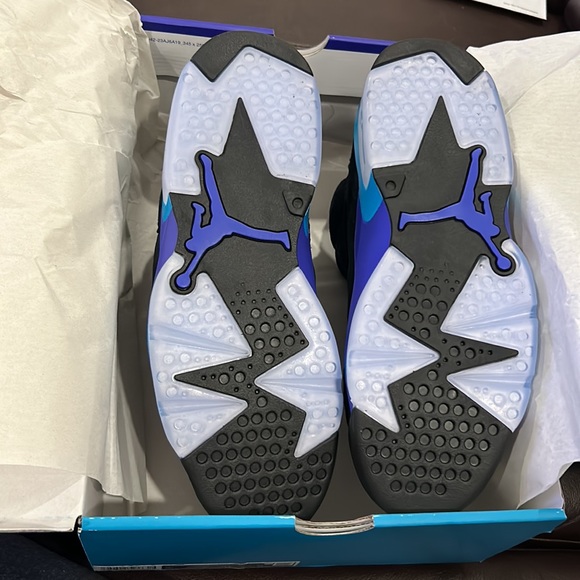 Women’s Air Jordan 6 Retro - Picture 5 of 6